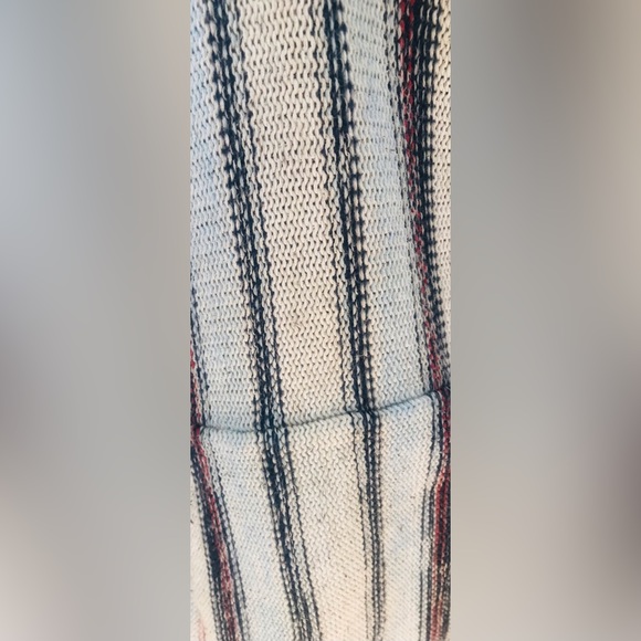 EUC American Eagle Outfitters Pullover - Picture 7 of 7